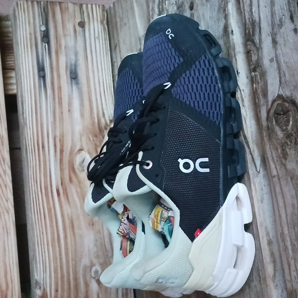 ON CLOUD - Picture 8 of 12